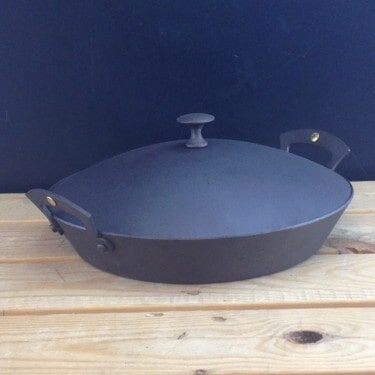 casserole pan iron